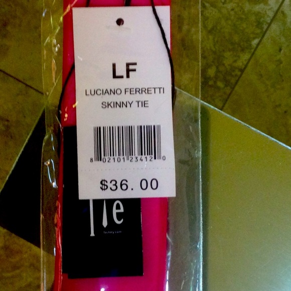 - Luciano Ferretti skinny 100% silk tie NWT - Picture 4 of 5